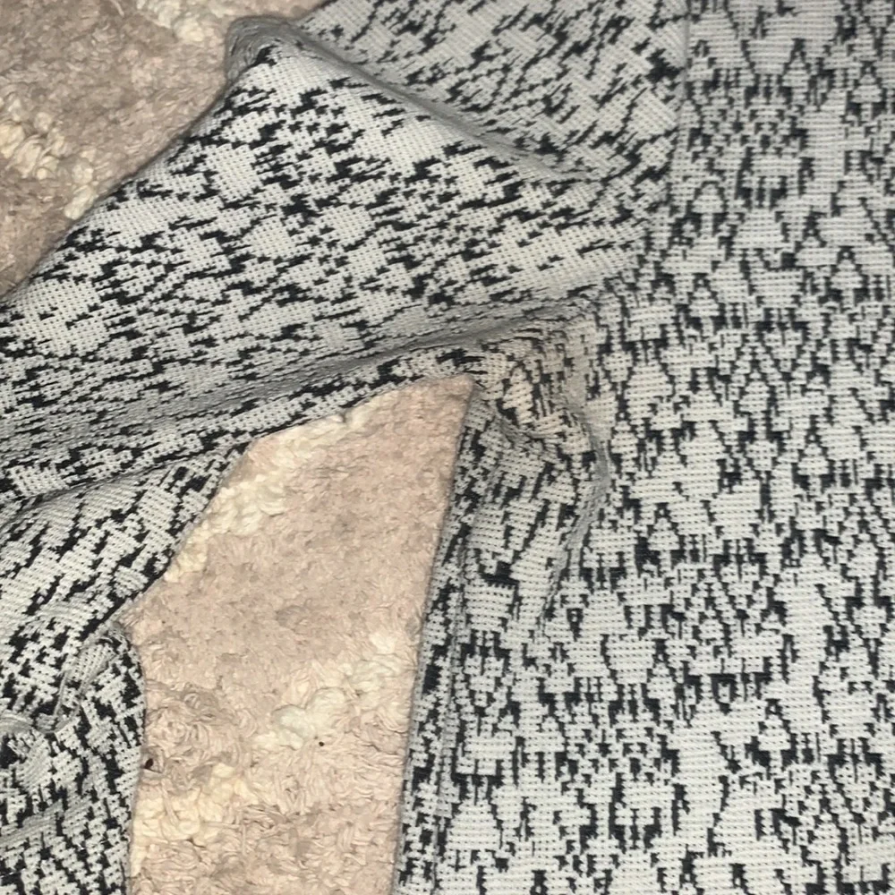 sweater - Picture 5 of 5